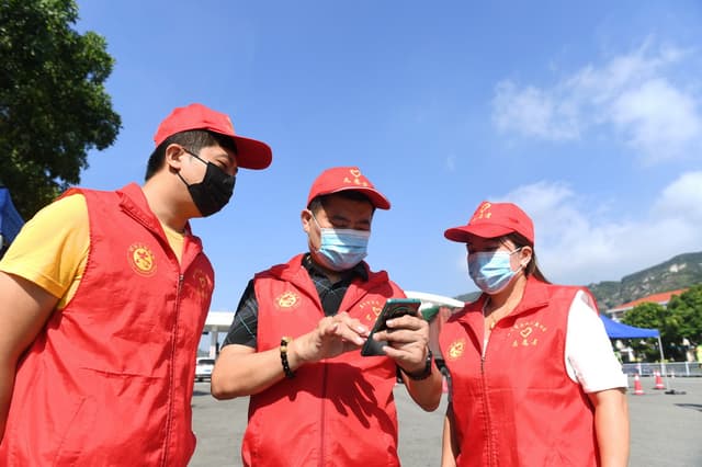 中秋节,他们团圆在防疫一线