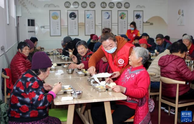 山东即墨:“长者食堂”暖人心