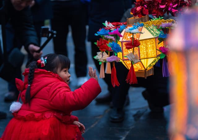 浙江淳安:山乡村落非遗花灯“迎元宵”