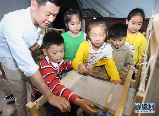 浙江湖州:研习蚕桑文化