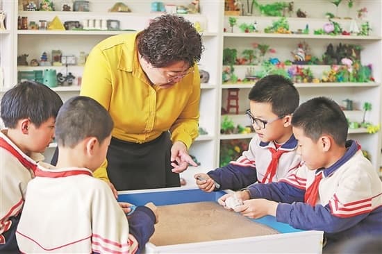 大连:学校开展学生心理健康教育