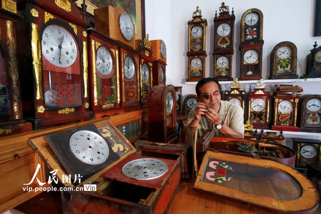 安徽休宁:徽州钟表匠 时间守护者