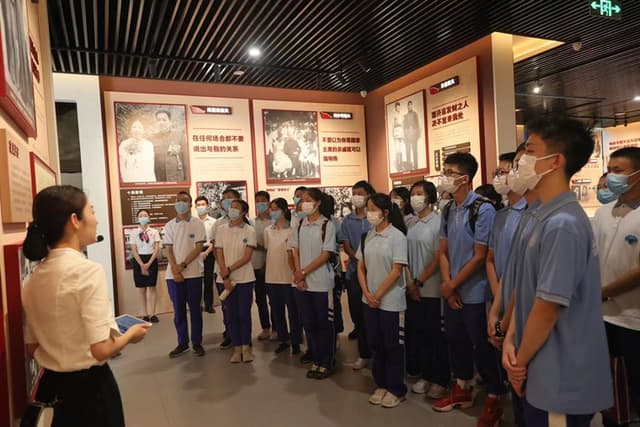 四川成都:青少年走进天府家风馆 让好家风浸润心灵