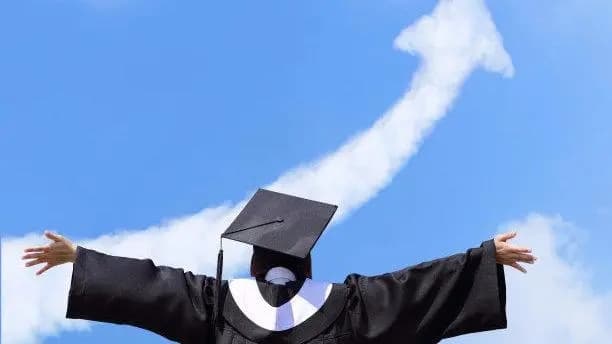 教育部发布通知:美育素养纳入教师资格考试 中小学要组织全员艺术素质测评